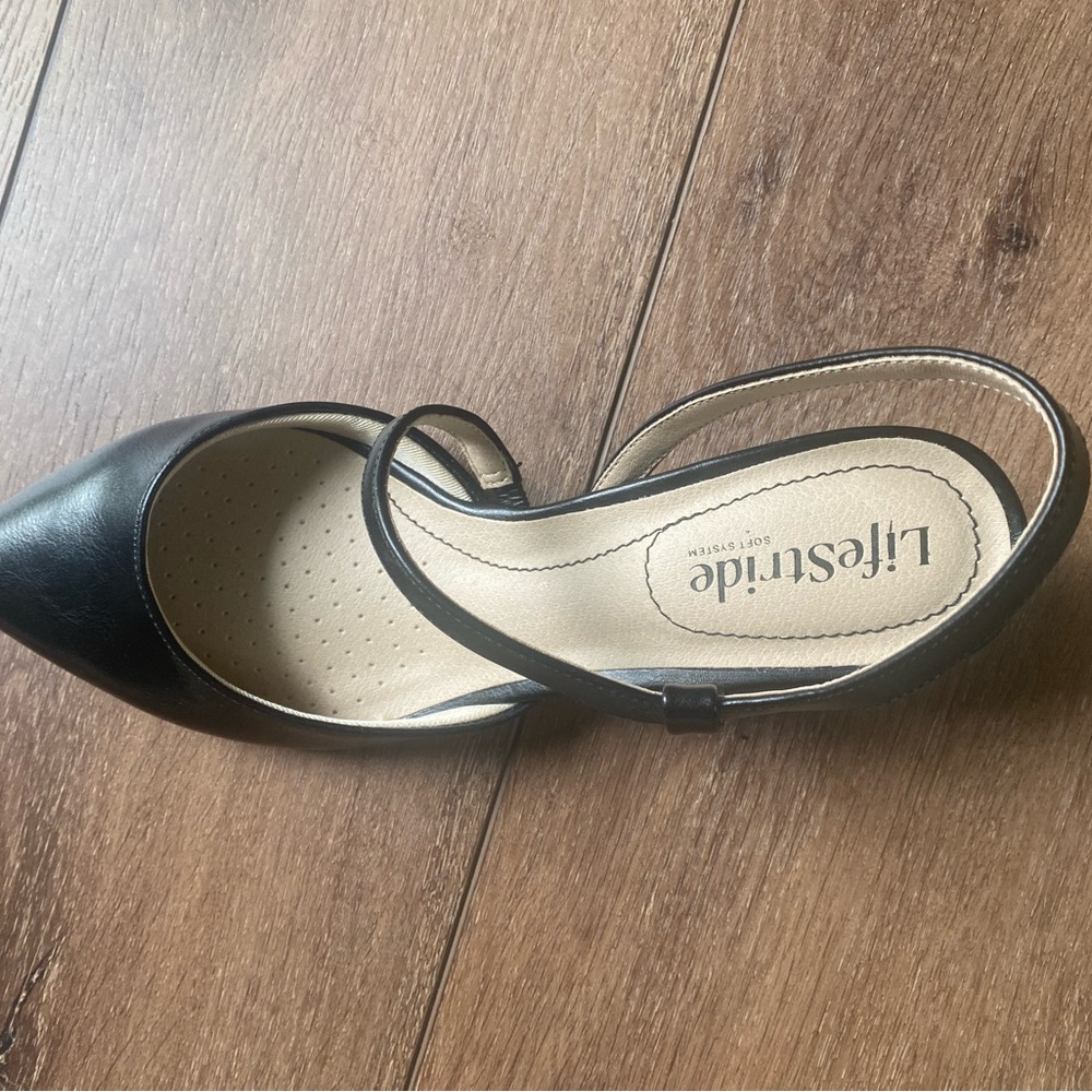 Life Stride Black Slingback Heels with Pointed Toe - Picture 3 of 9